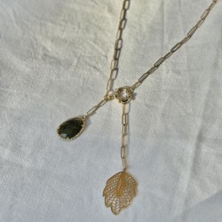 Collier court cravate doré - Chaîne fine, feuille ciselée & Pyrite