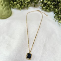 Collier court NICOL chaîne dorée & Pendentif rectangle cristal bleu