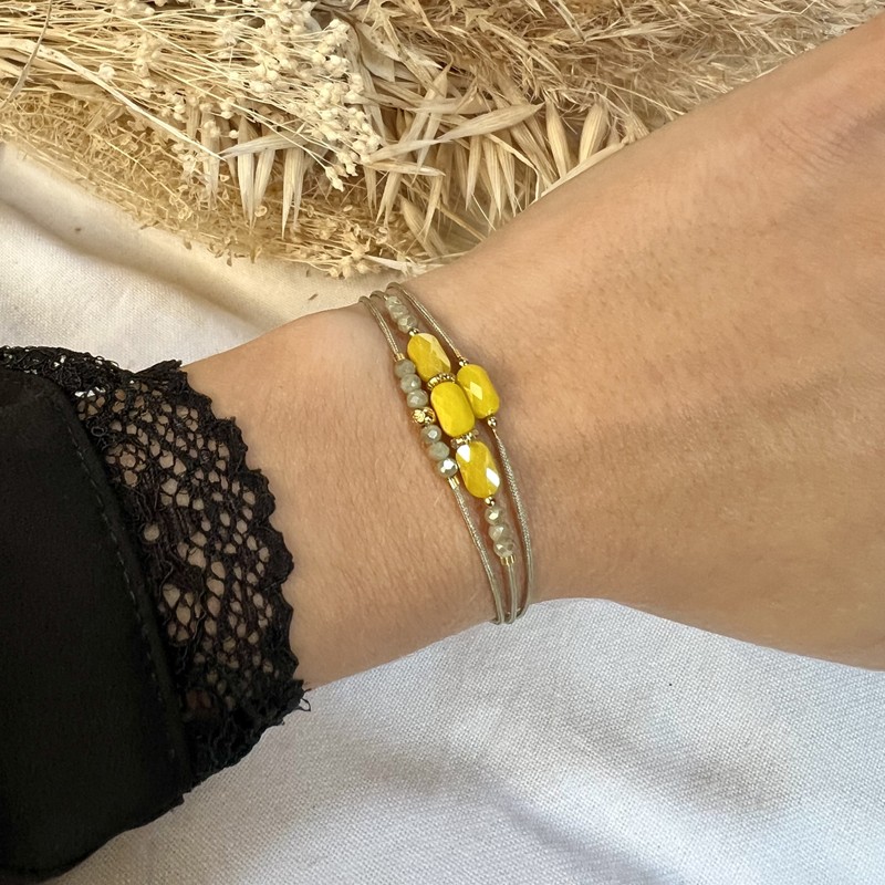 Bracelet multirangs cordons vert & Perles jaunes ovales