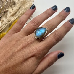 Bague ajustable Or - Grosse Pierre de Labradorite blanche