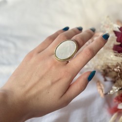 Grosse bague argent doré SHANDA - Nacre blanche ovale TAILLE 56