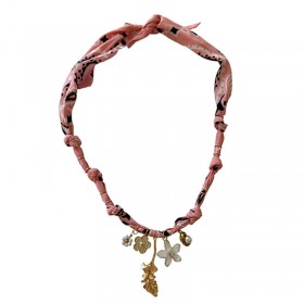 Collier bandana Poétic Blush rose poudré doré - Charms fleur & Feuille - BADHANATI