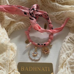 Collier bandana Poétic Blush rose poudré doré - Charms & Fleur nacre